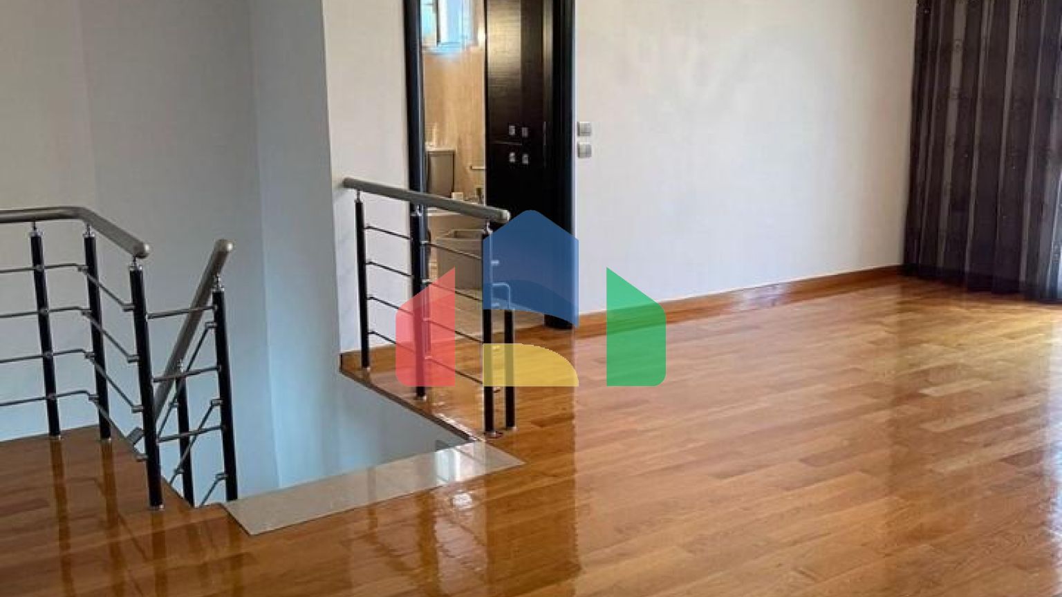 Продаж - Котедж 300 m² в передмісті Салонік