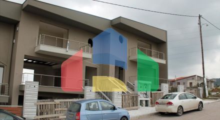 Продаж - Таунхаус 240 m² в передмісті Салонік