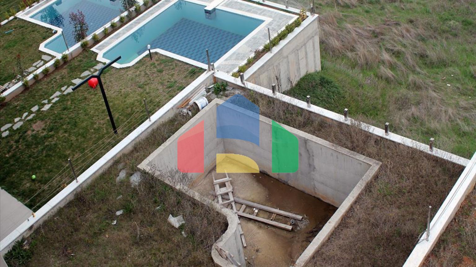 Продаж - Таунхаус 240 m² в передмісті Салонік