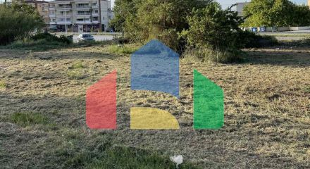 Продаж - Земельна ділянка 3600 m² в передмісті Салонік