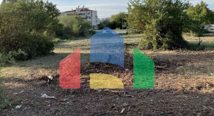 Продаж - Земельна ділянка 3600 m² в передмісті Салонік