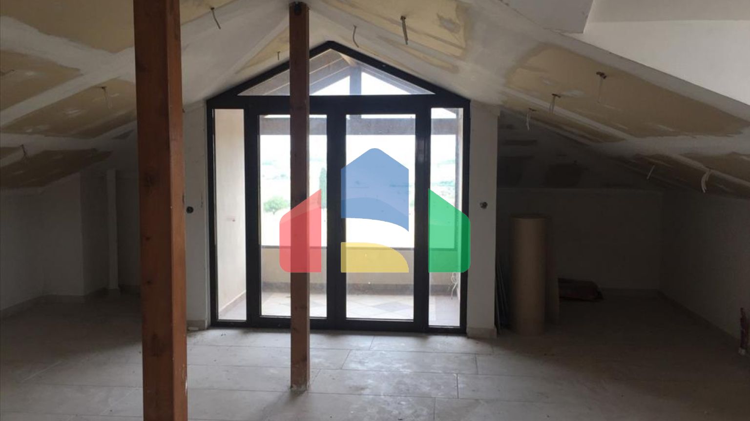 Продаж - Котедж 560 m² в передмісті Салонік