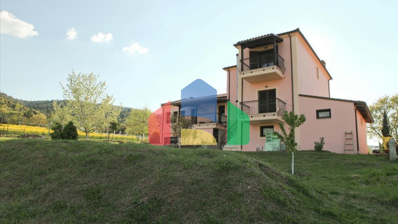 Продаж - Вілла 320 m² в передмісті Салонік