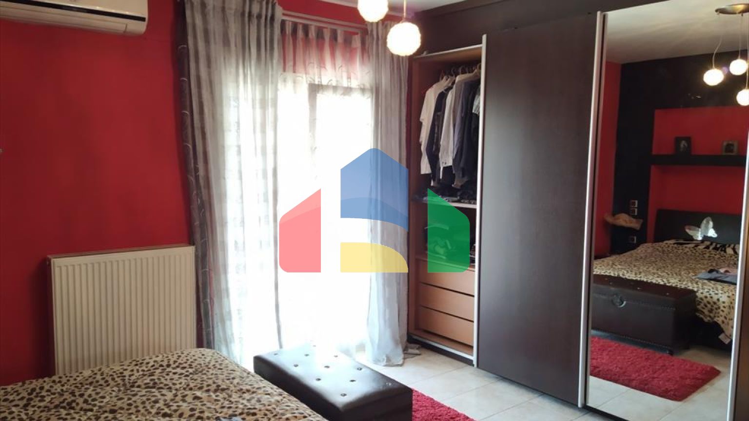 Продаж - Котедж 650 m² в передмісті Салонік