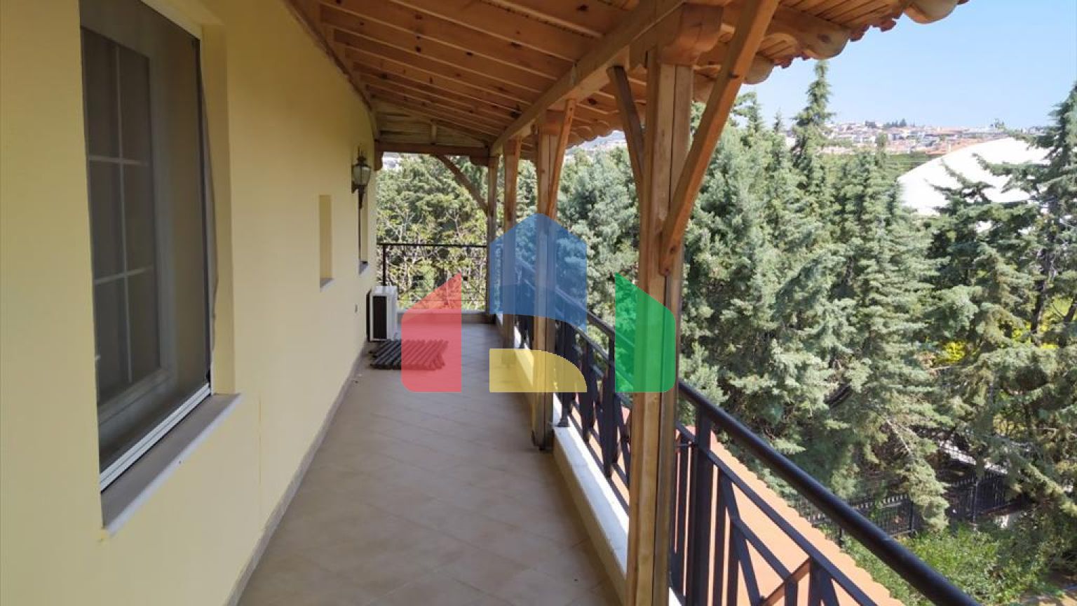 Продаж - Котедж 650 m² в передмісті Салонік