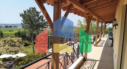 Продаж - Котедж 650 m² в передмісті Салонік