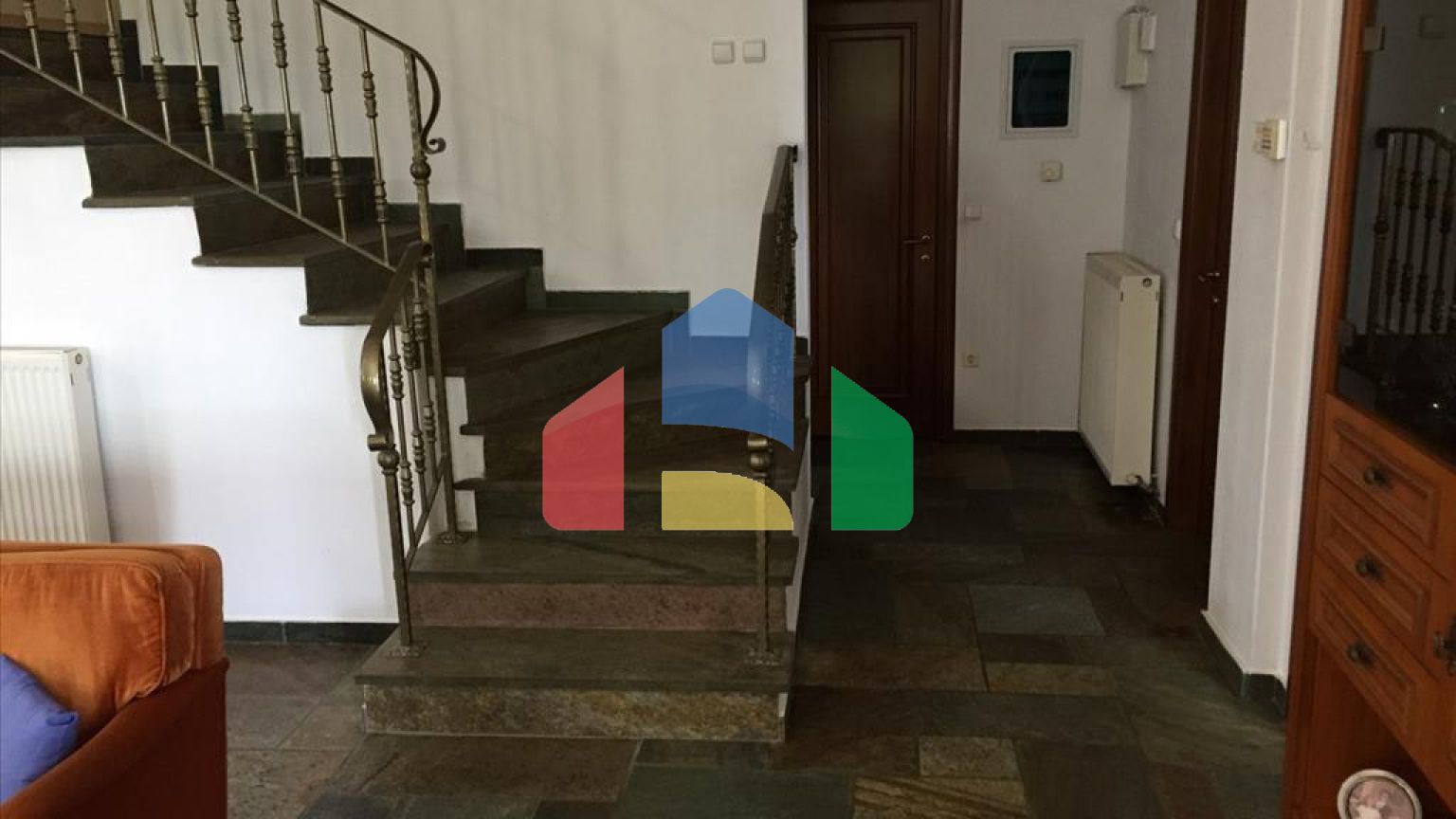 Продаж - Котедж 369 m² в передмісті Салонік