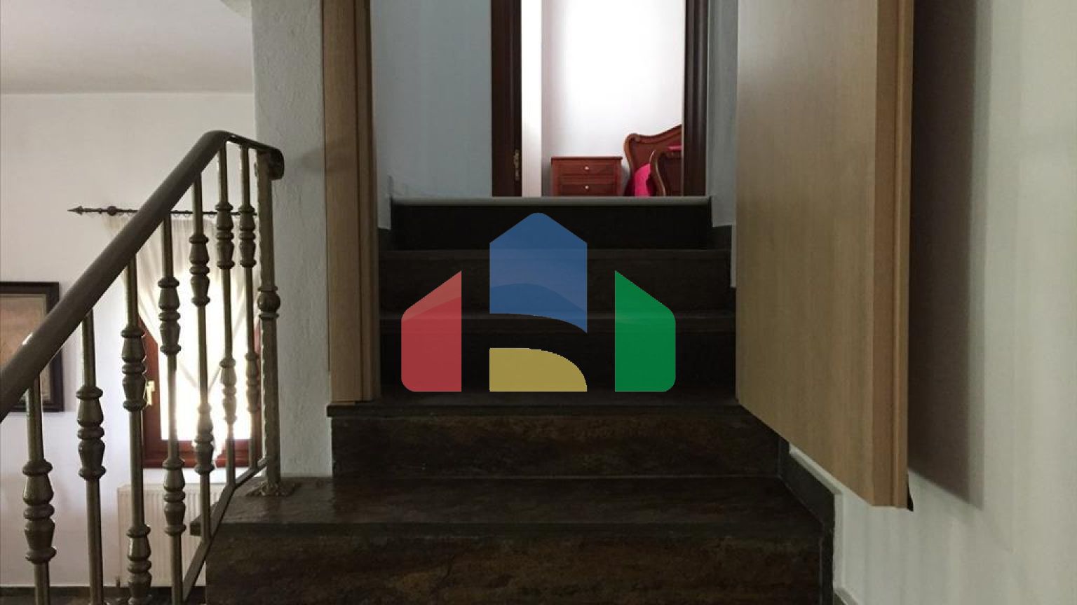 Продаж - Котедж 369 m² в передмісті Салонік