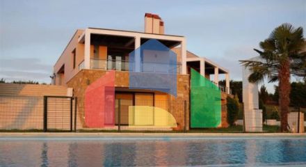 For Sale - Villa 900 m² in the suburbs of Thessaloniki