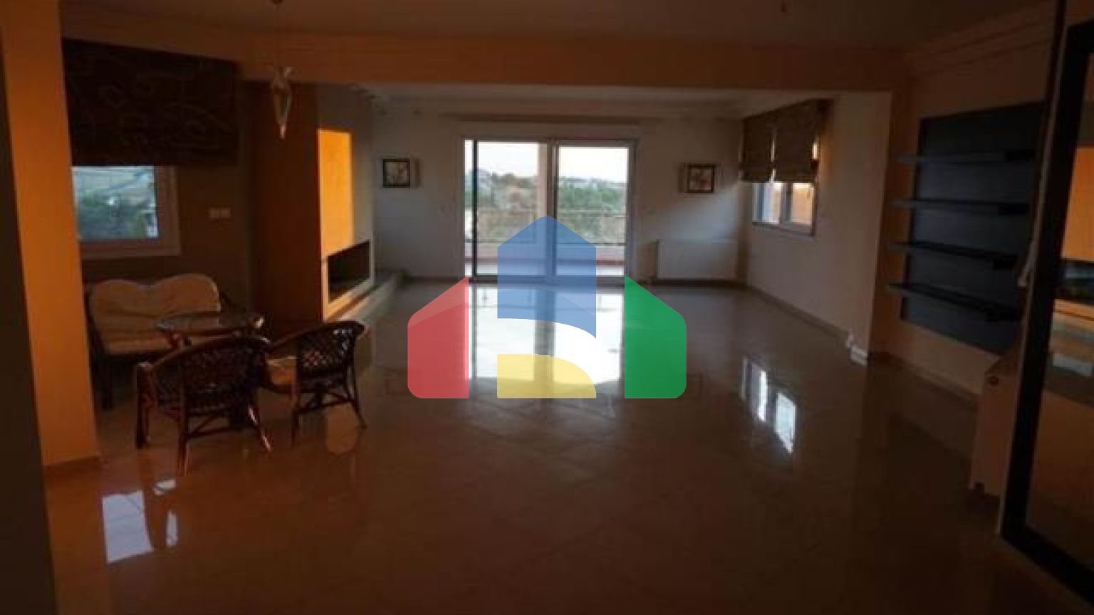 Продаж - Вілла 900 m² в передмісті Салонік