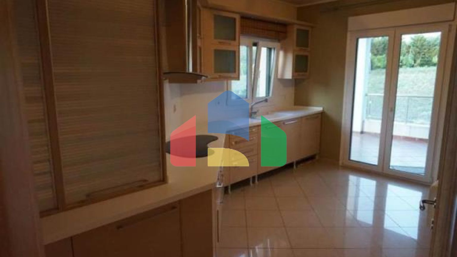 Продаж - Вілла 900 m² в передмісті Салонік