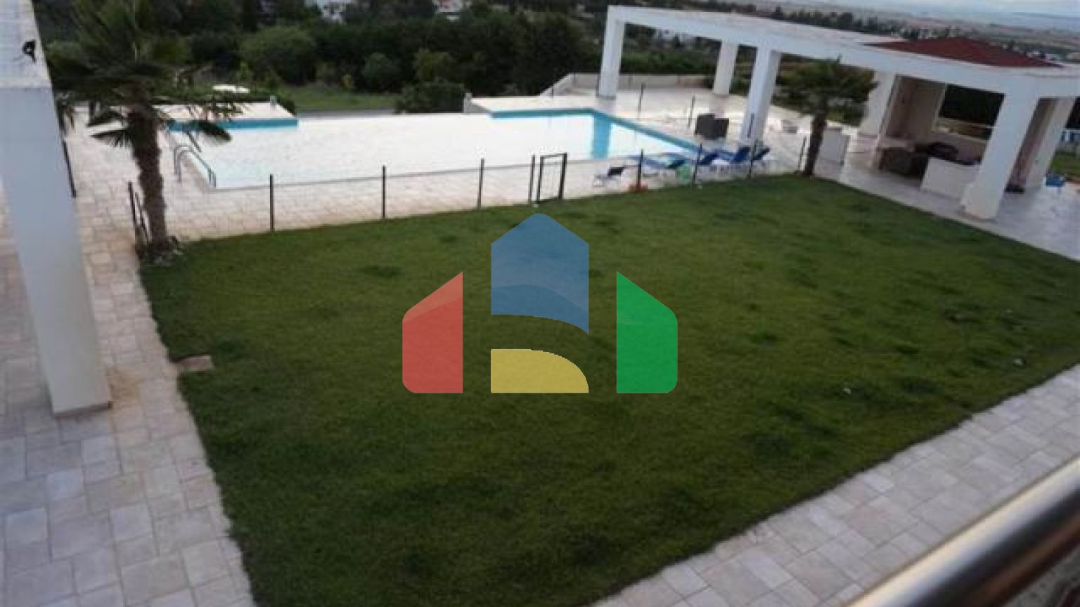 Продаж - Вілла 900 m² в передмісті Салонік