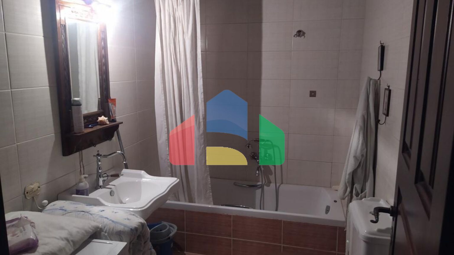 Продажа - Здание 850 m² в пригороде Салоник