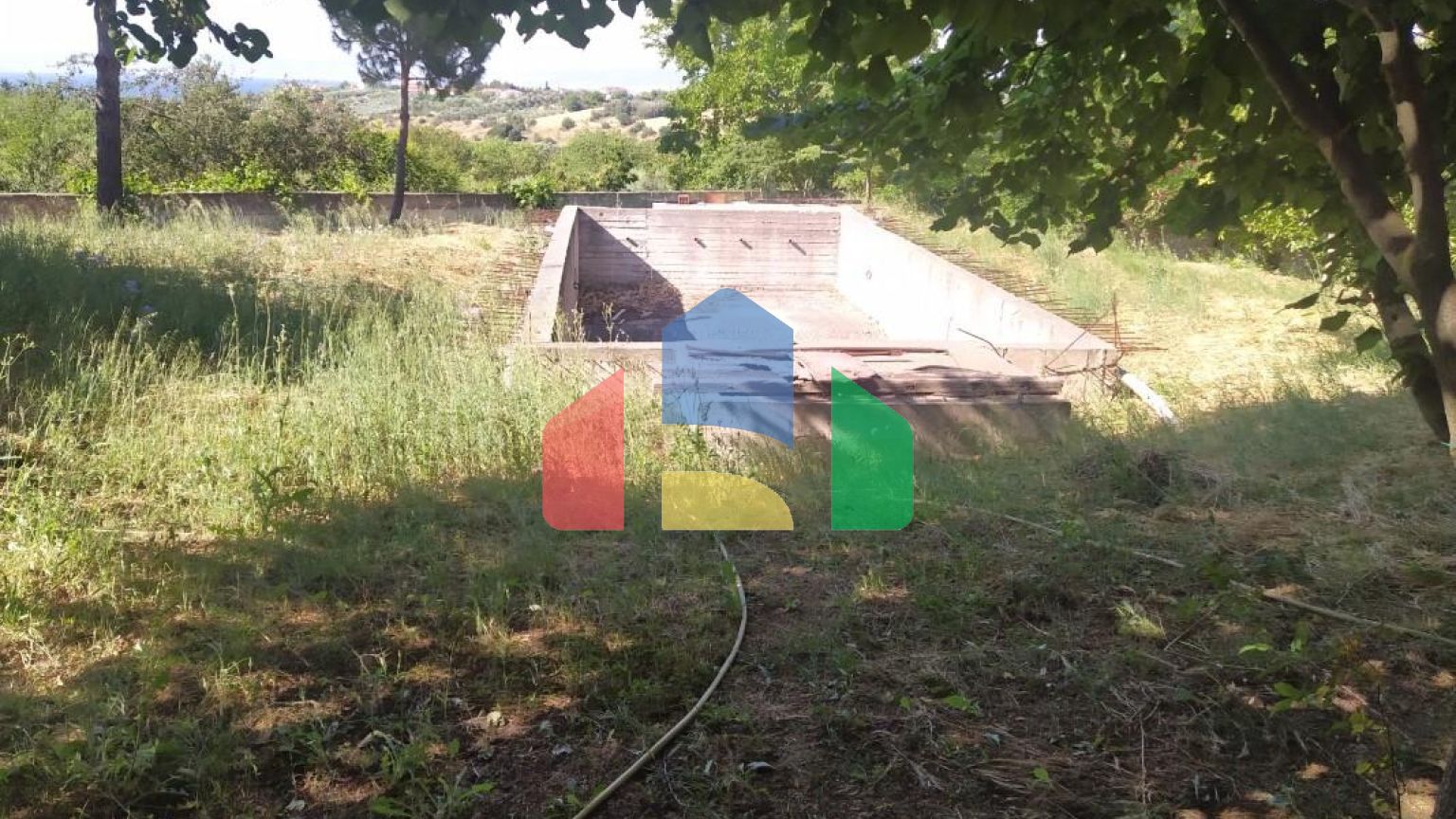 Продажа - Здание 850 m² в пригороде Салоник