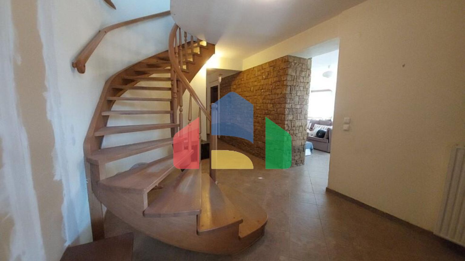 Продаж - Котедж 280 m² в передмісті Салонік