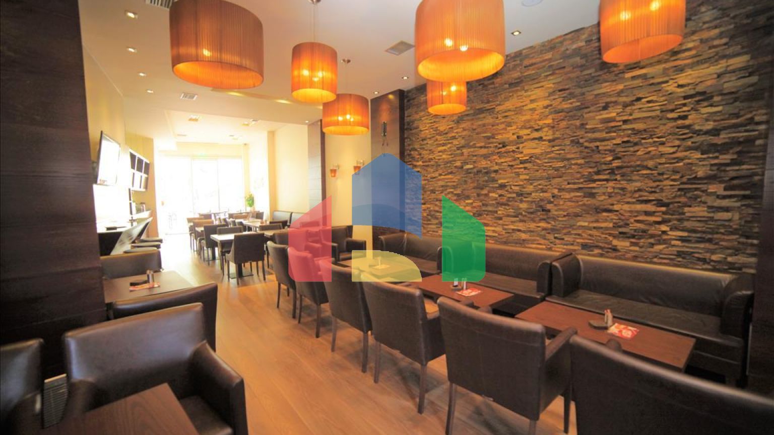 Продаж - Комерційна нерухомість 900 m² в передмісті Салонік