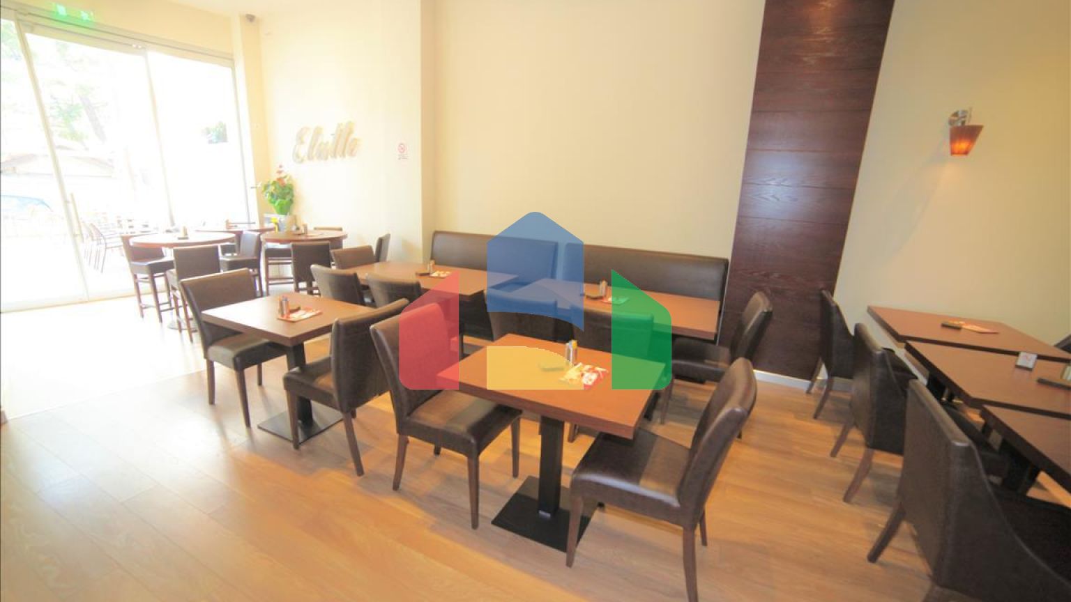 Продаж - Комерційна нерухомість 900 m² в передмісті Салонік