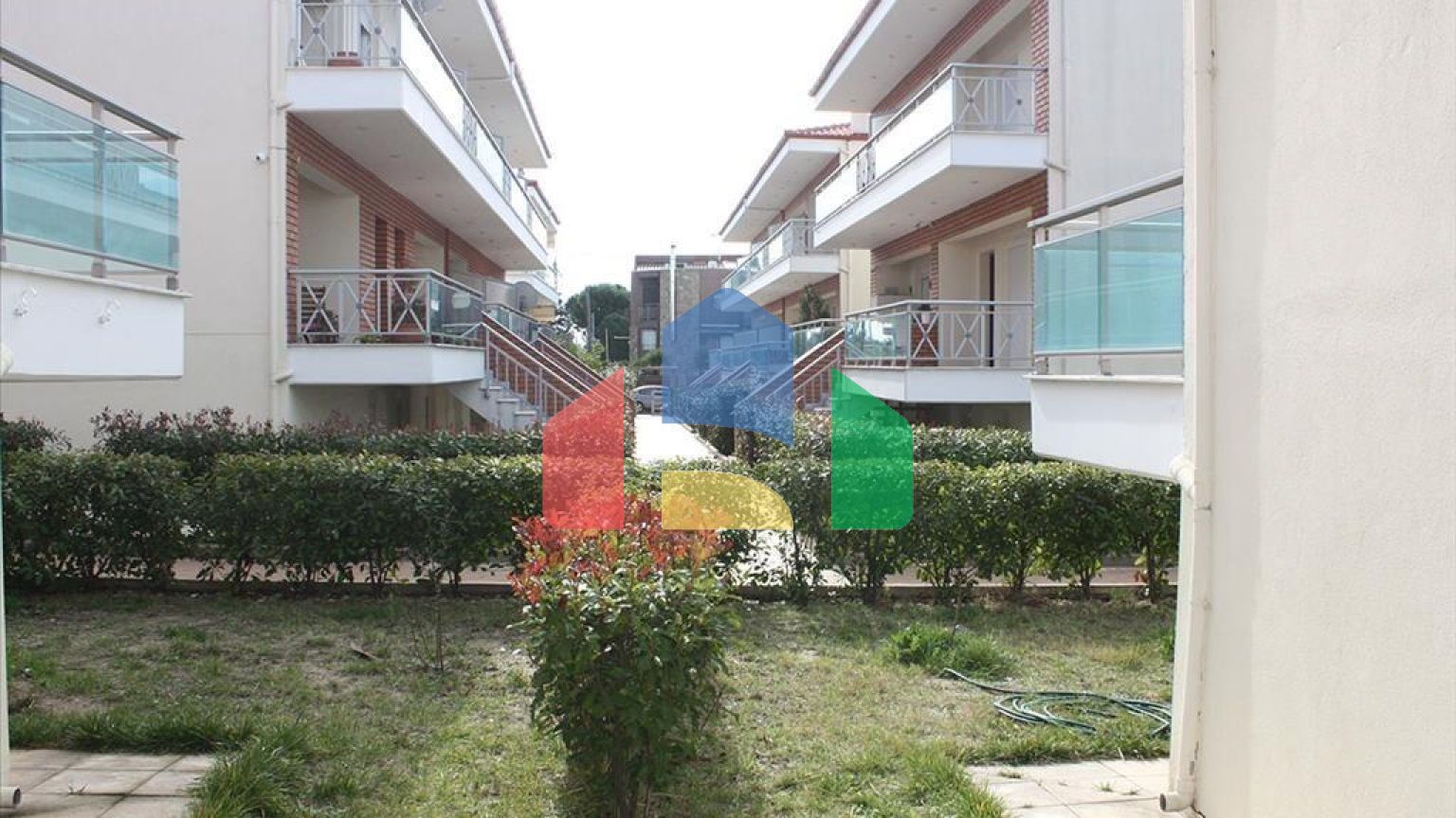 Продаж - Таунхаус 168 m² в передмісті Салонік