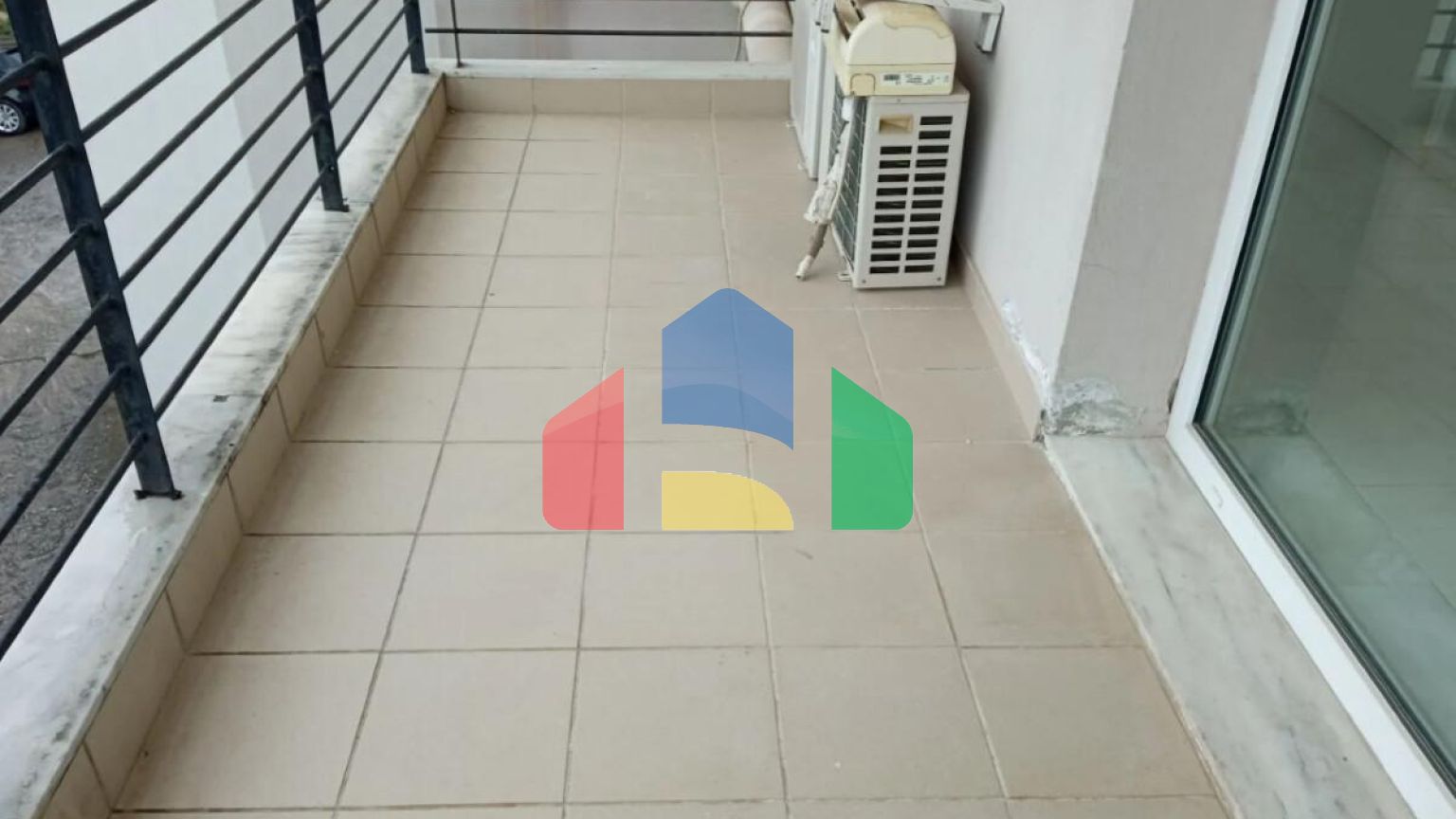 Продаж - Комерційна нерухомість 71 m² в передмісті Салонік