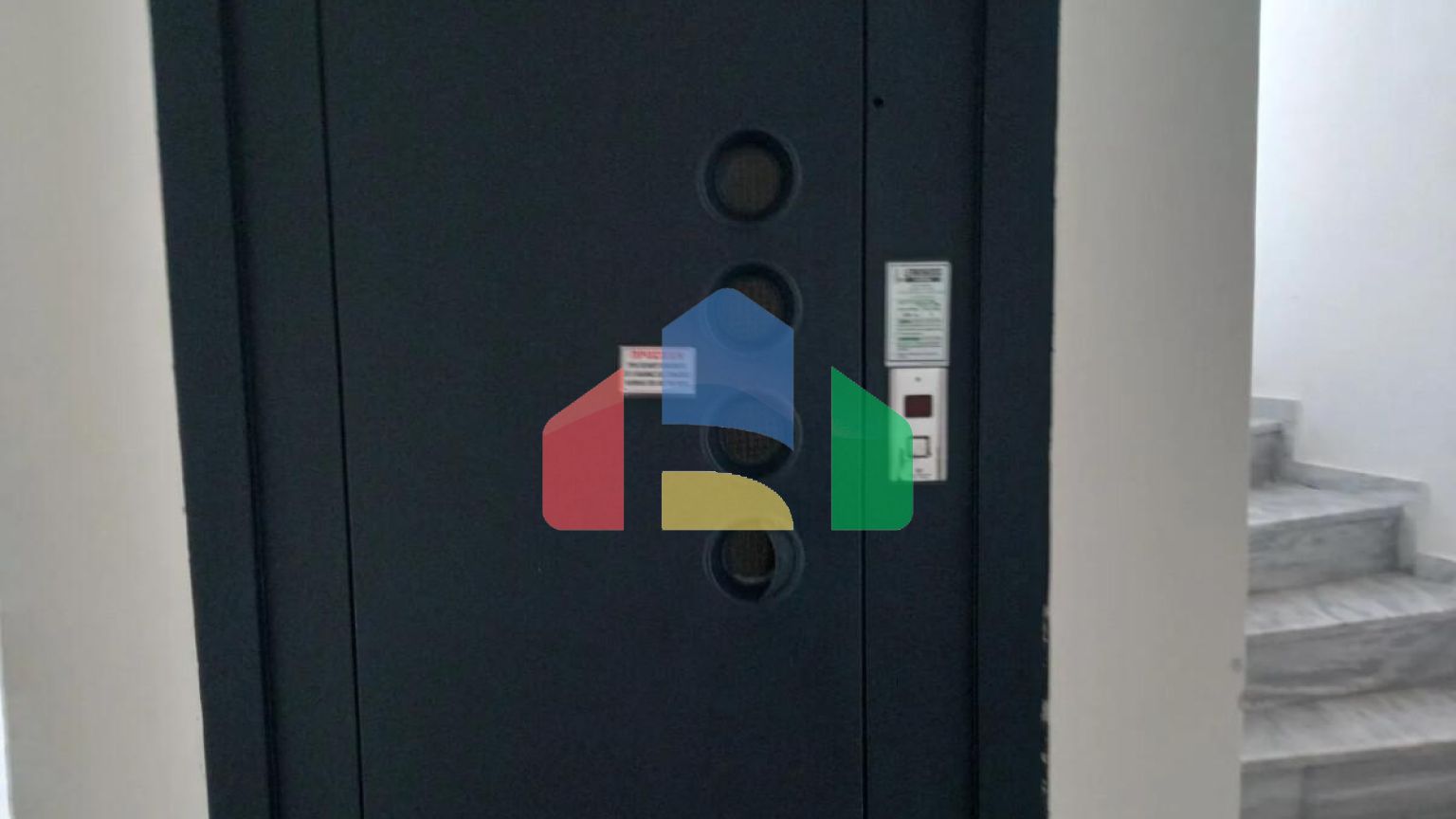 Продаж - Комерційна нерухомість 71 m² в передмісті Салонік