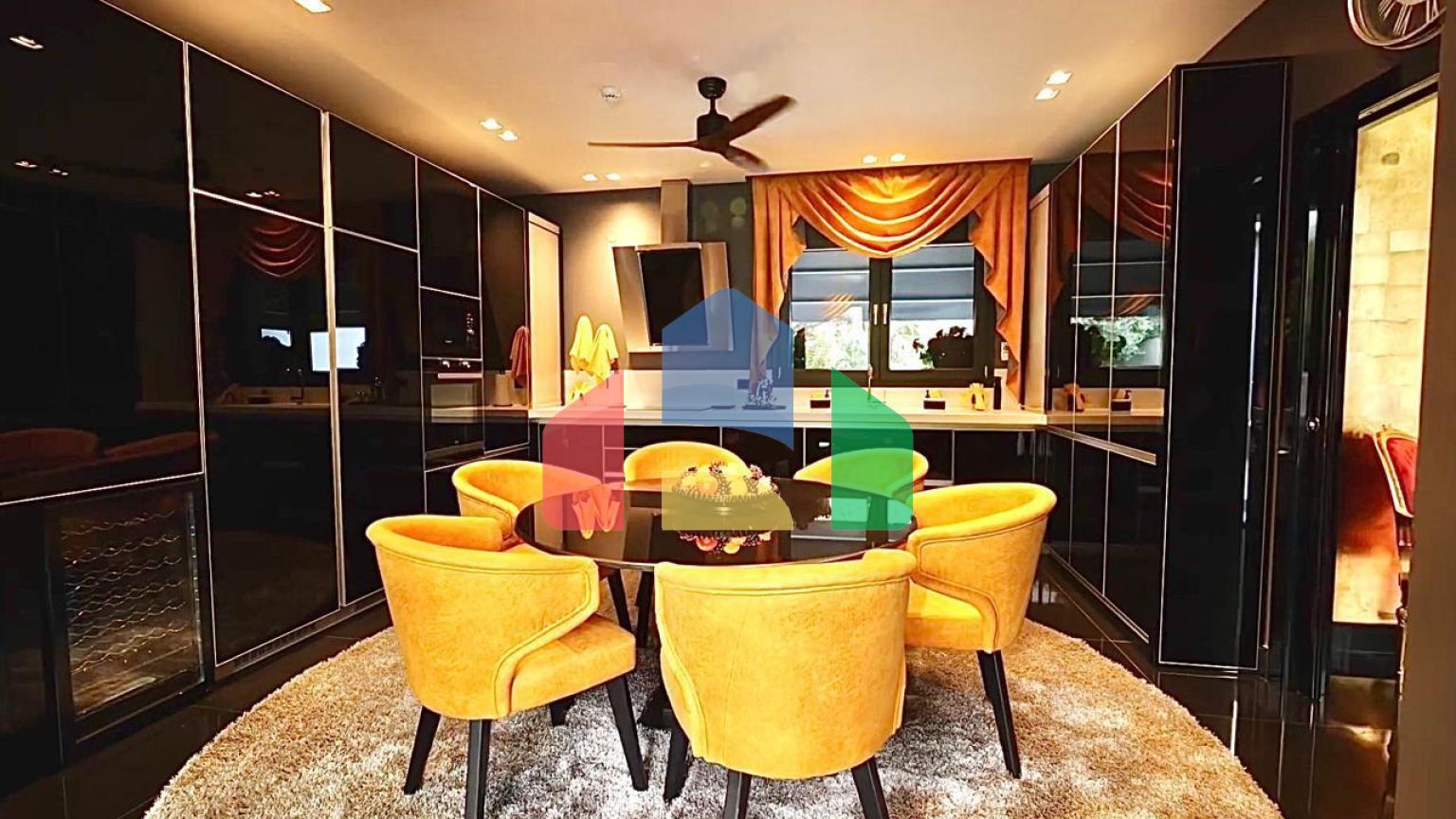 Продаж - Вілла 785 m² в передмісті Салонік