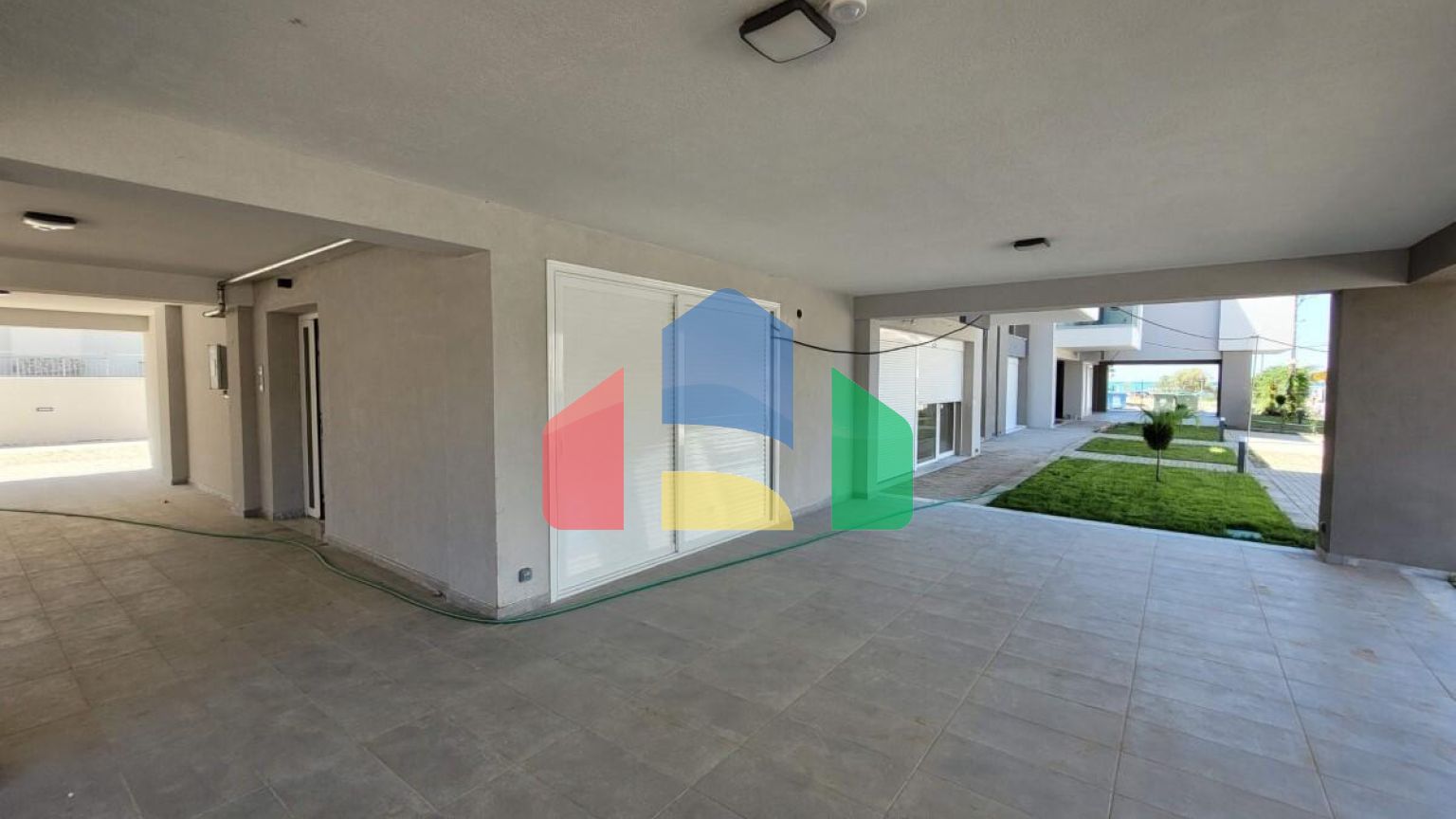 Продажа - Комплекс 1611 m² в пригороде Салоник