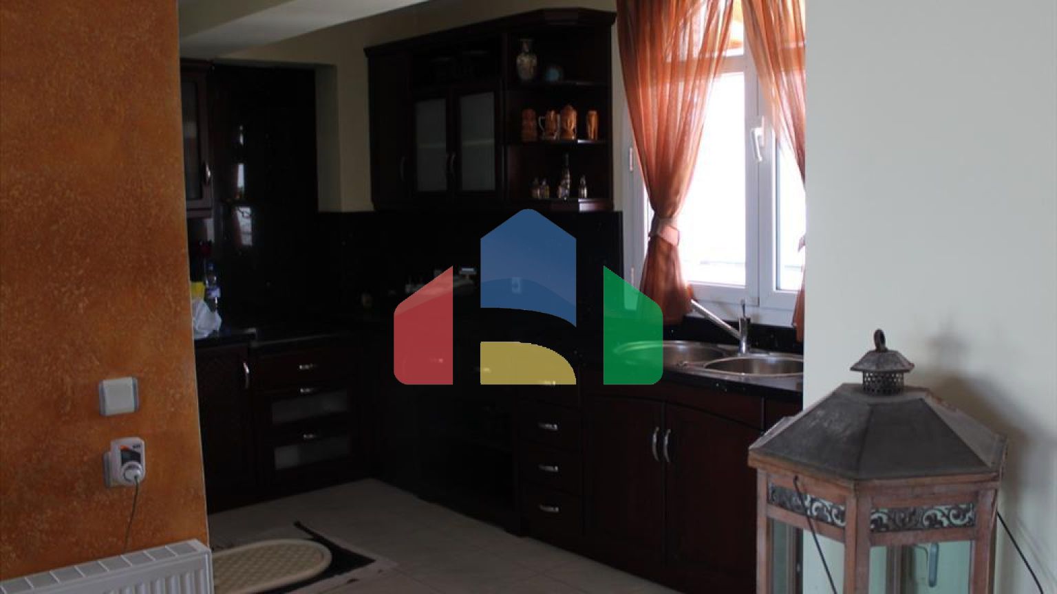 Продажа - Здание 500 m² в пригороде Салоник