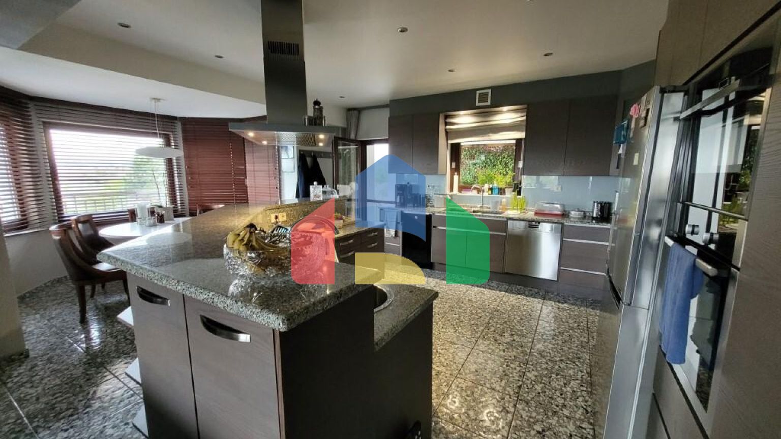 Продажа - Вилла 475 m² в пригороде Салоник