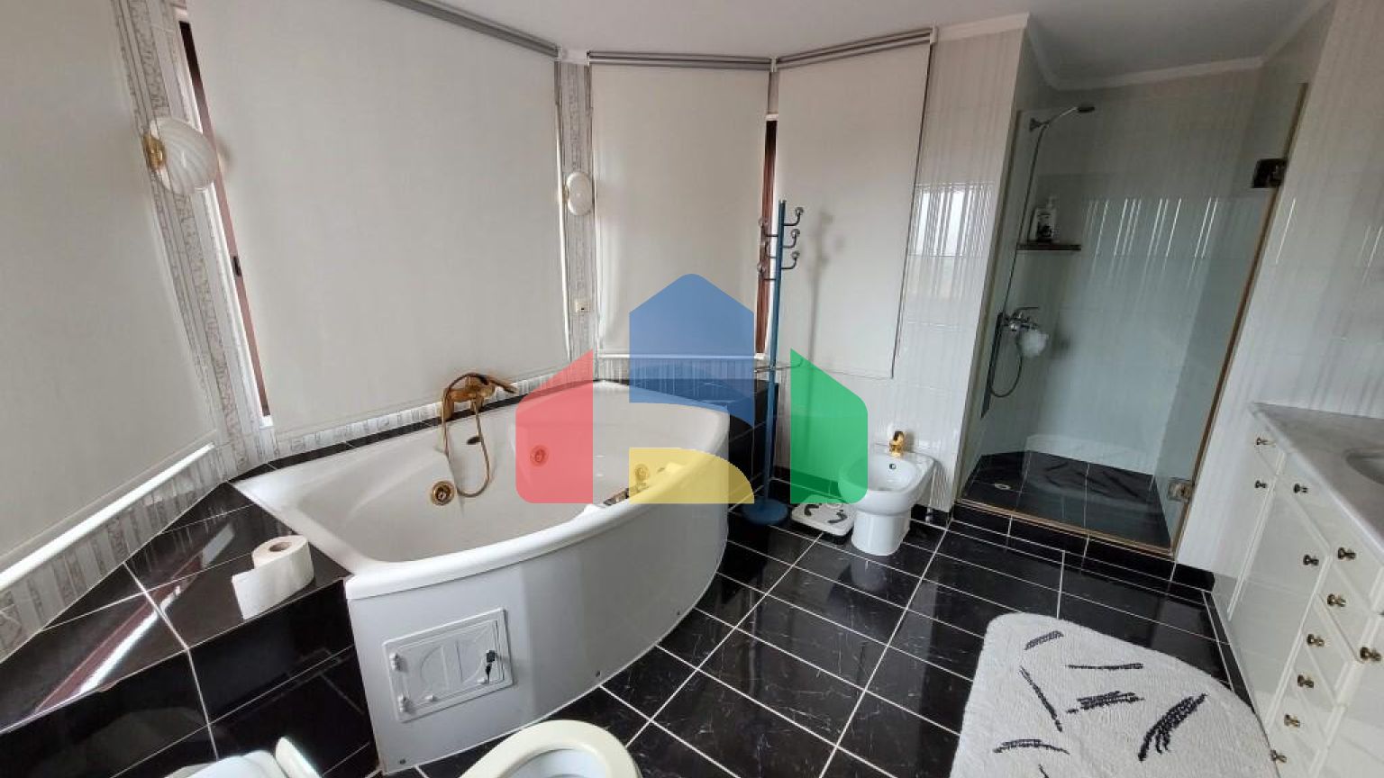 Продажа - Вилла 475 m² в пригороде Салоник