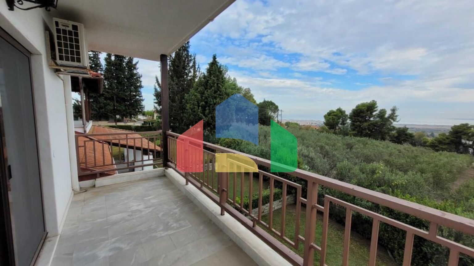 Продажа - Вилла 475 m² в пригороде Салоник