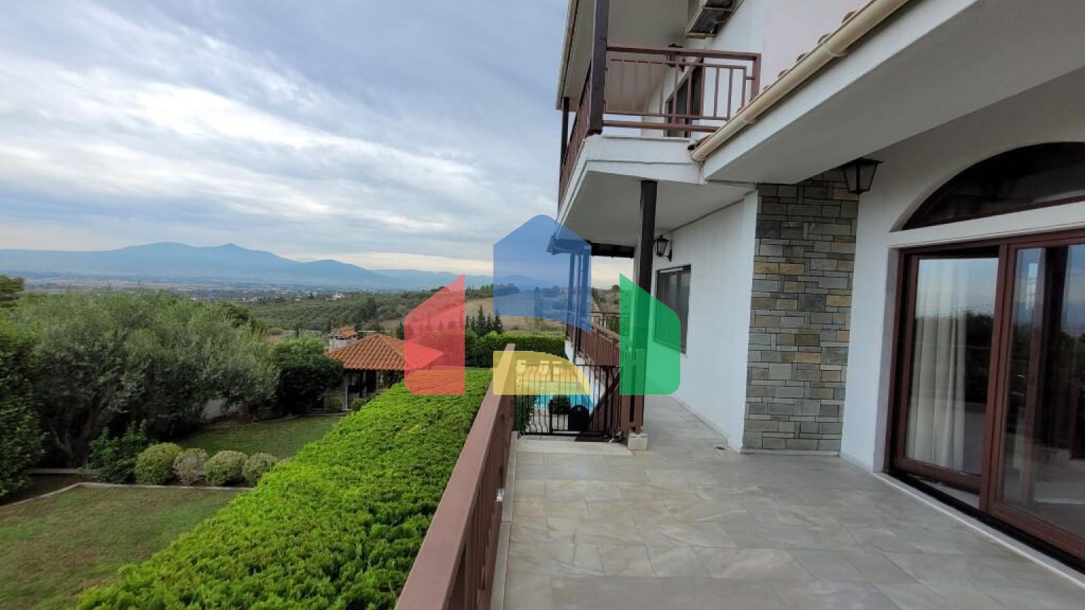 Продажа - Вилла 475 m² в пригороде Салоник