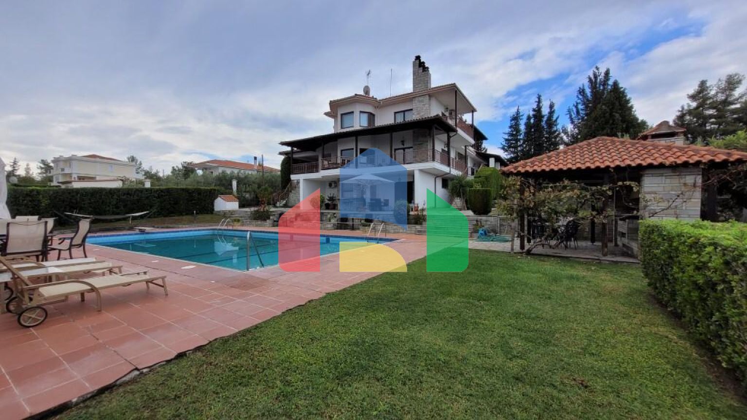 Продажа - Вилла 475 m² в пригороде Салоник