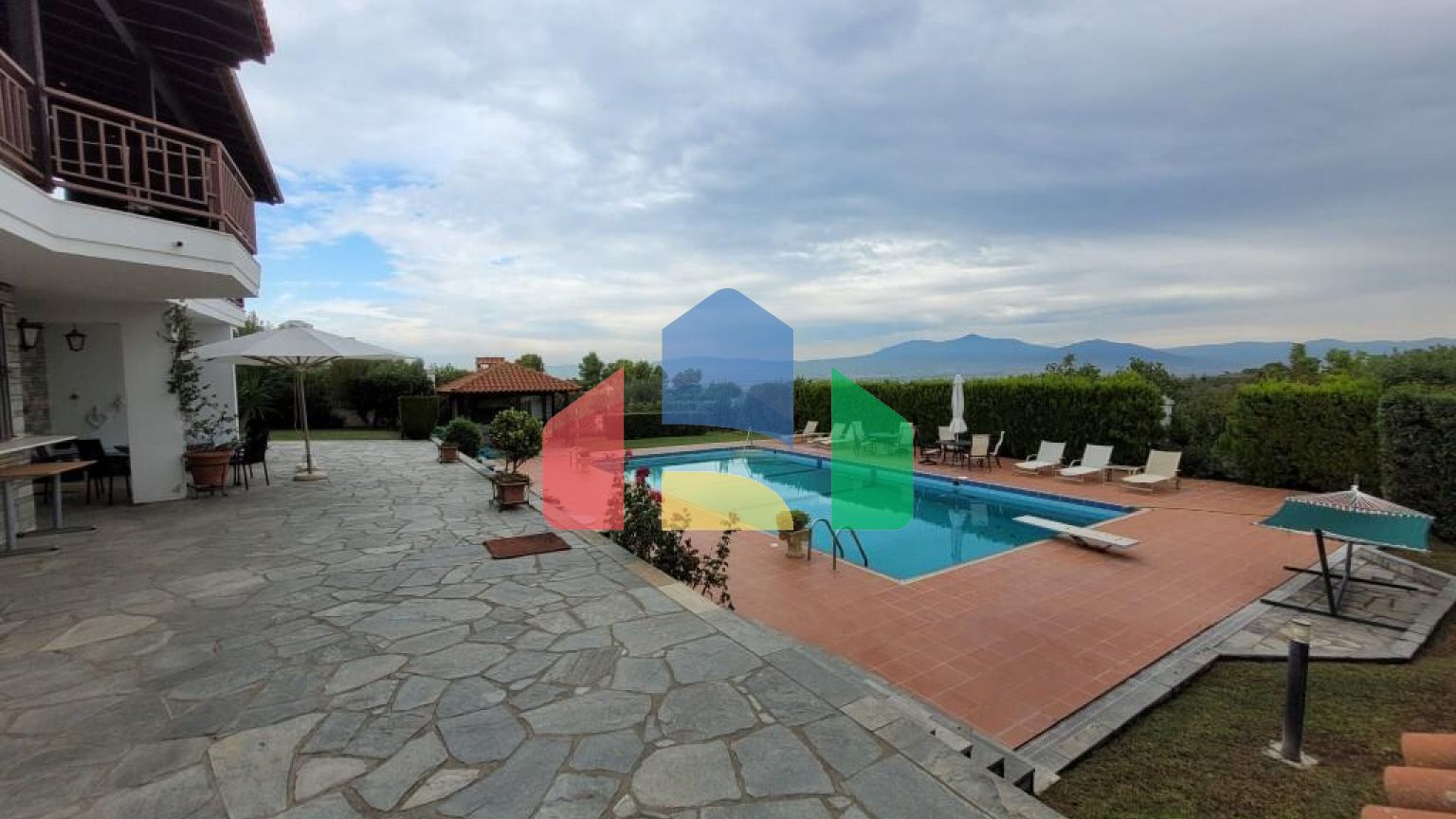 Продажа - Вилла 475 m² в пригороде Салоник