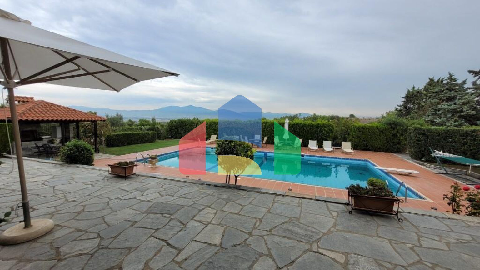 Продажа - Вилла 475 m² в пригороде Салоник