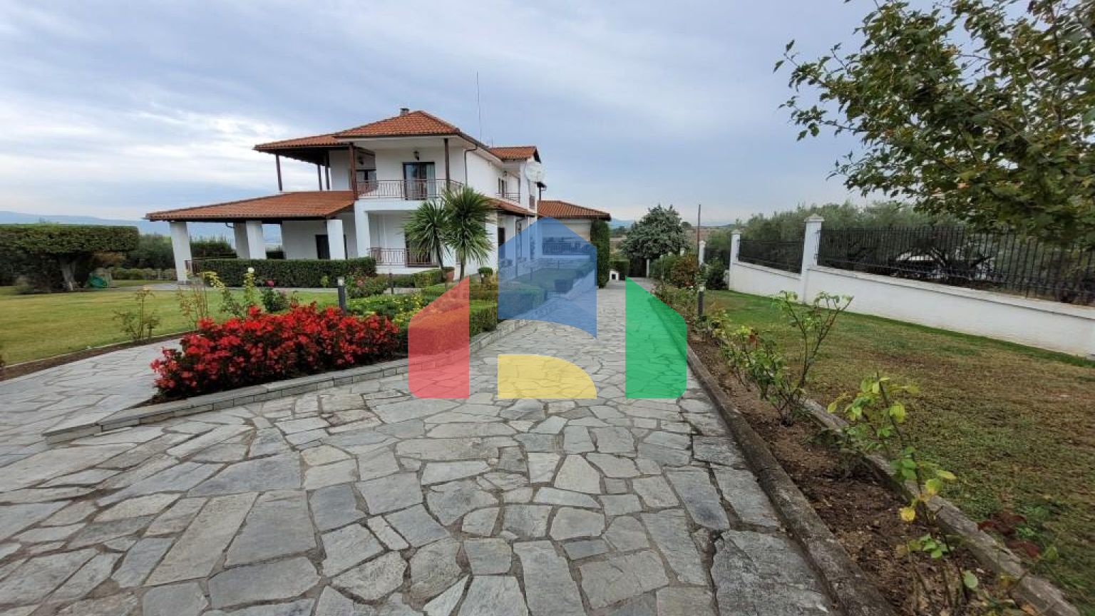 Продажа - Вилла 475 m² в пригороде Салоник