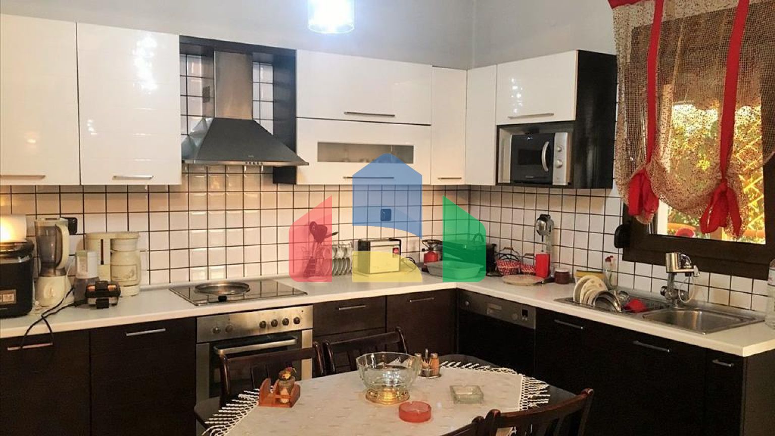 Продаж - Котедж 280 m² в передмісті Салонік