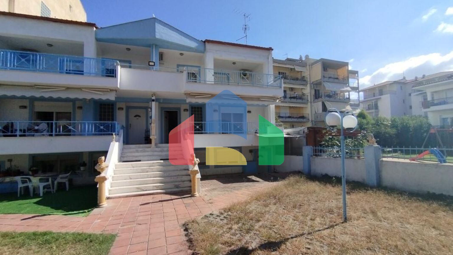 Продаж - Таунхаус 206 m² в передмісті Салонік