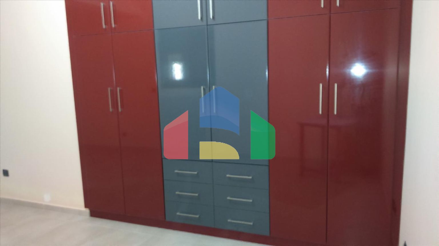 Продаж - Котедж 370 m² в передмісті Салонік