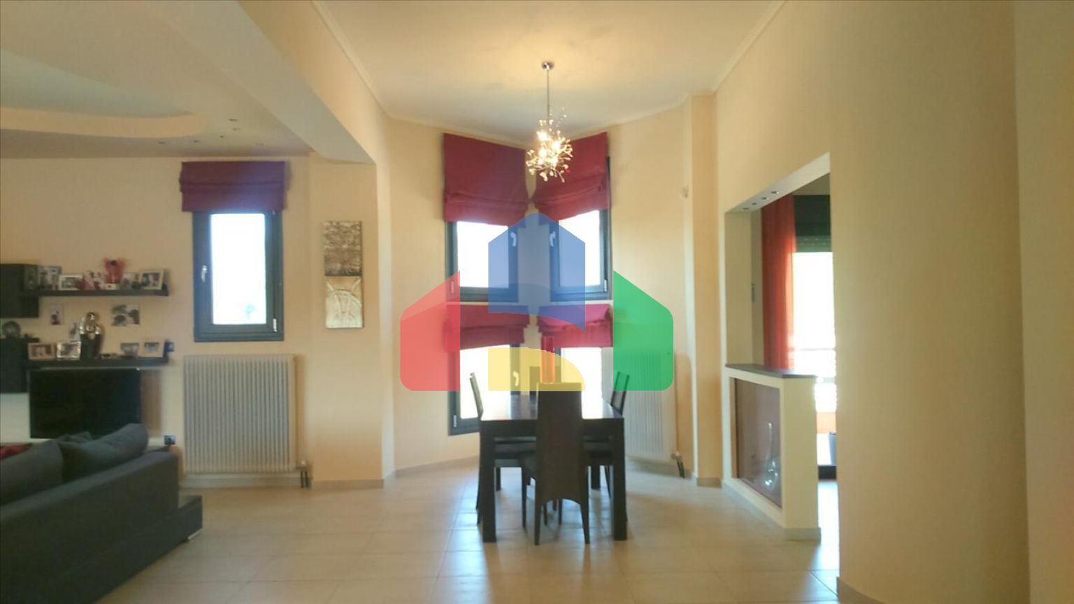 Продаж - Котедж 370 m² в передмісті Салонік