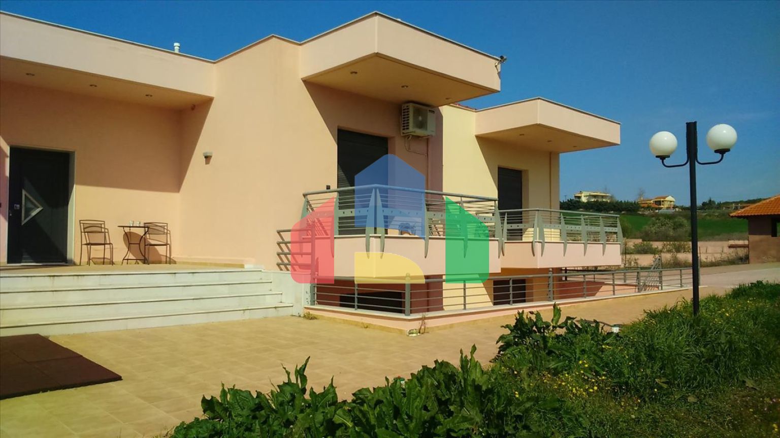 Продаж - Котедж 370 m² в передмісті Салонік