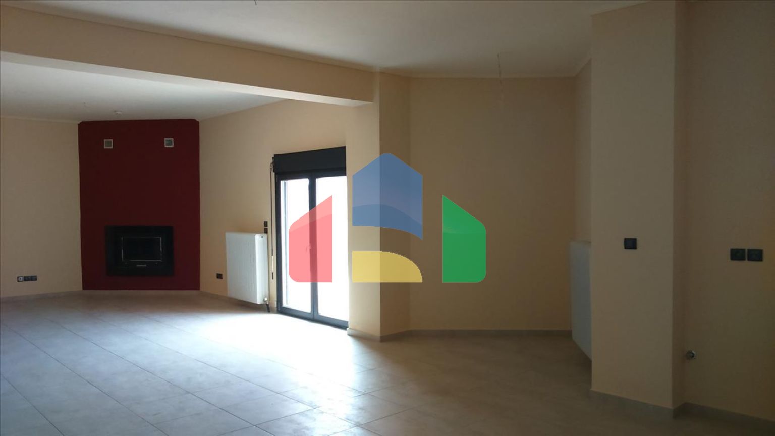 Продаж - Котедж 370 m² в передмісті Салонік