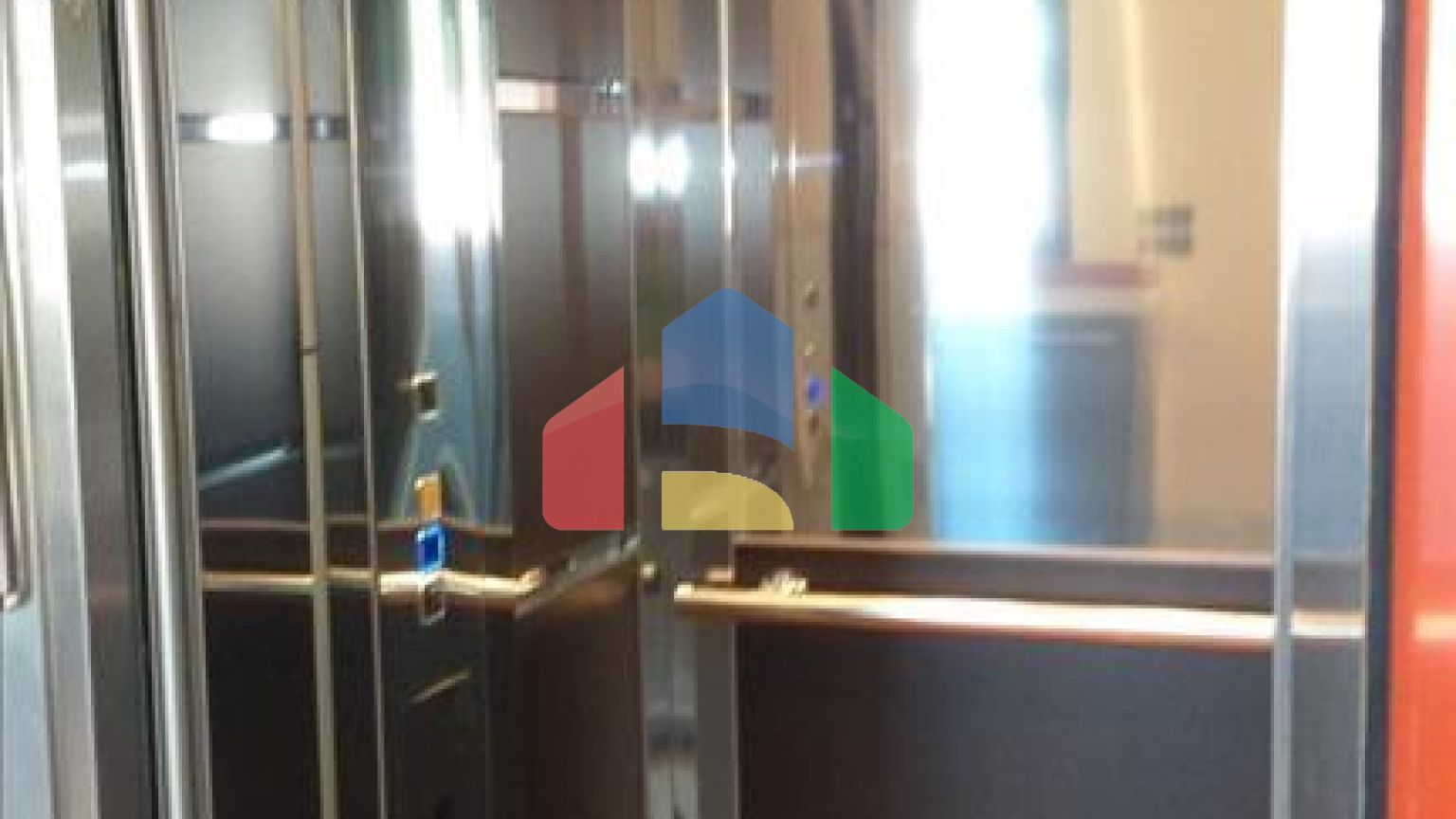 Продаж - Котедж 370 m² в передмісті Салонік