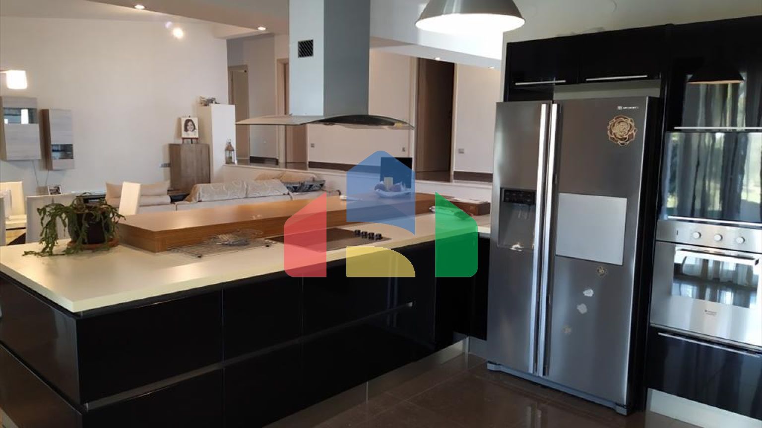 Продаж - Котедж 480 m² в передмісті Салонік