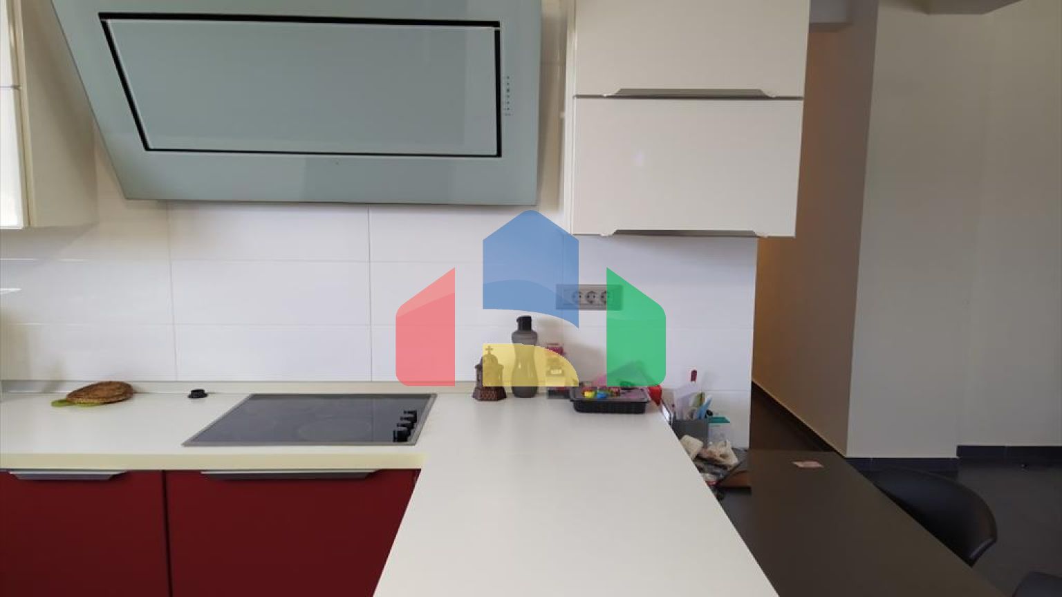 Продаж - Котедж 480 m² в передмісті Салонік