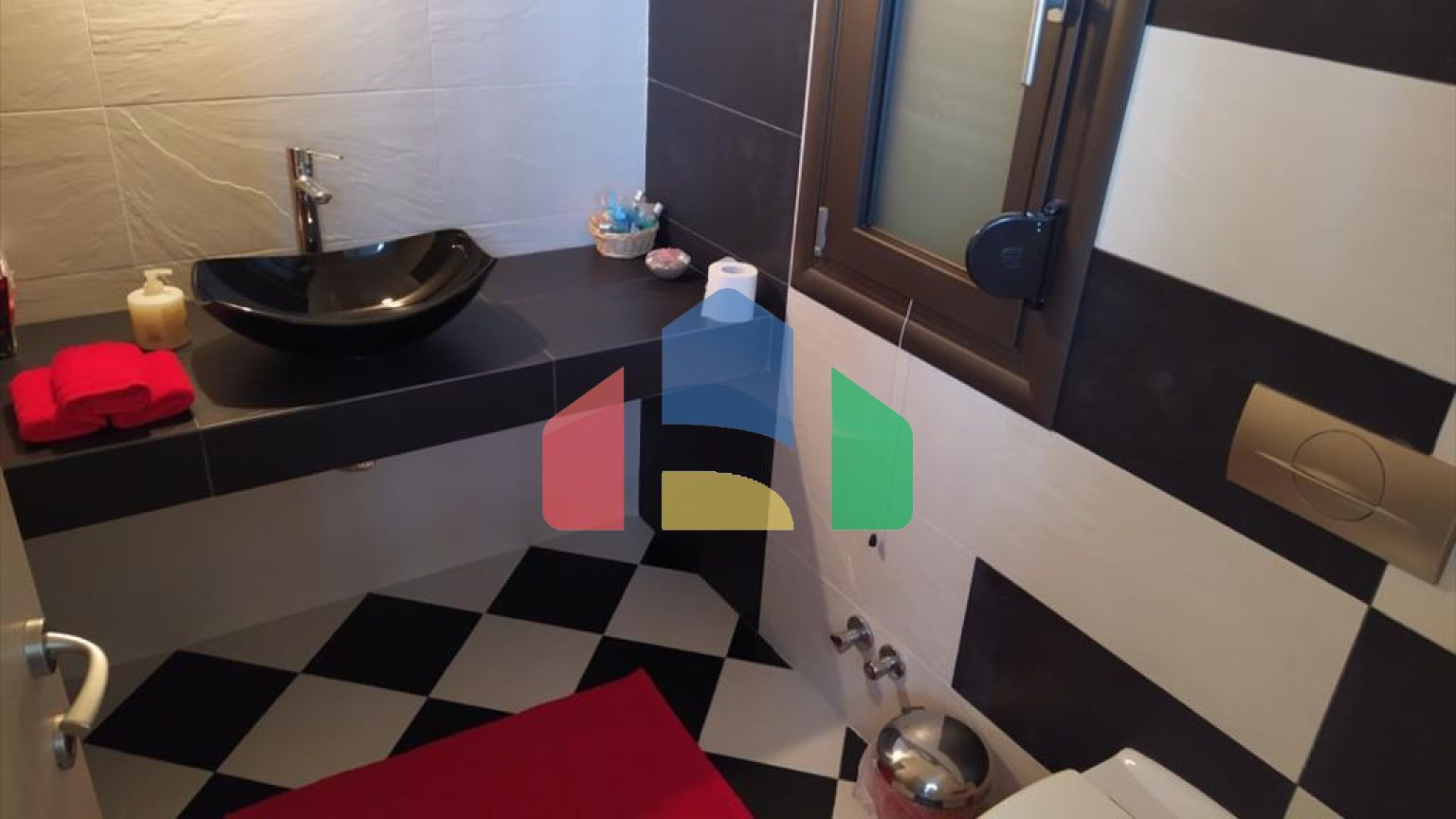 Продаж - Котедж 480 m² в передмісті Салонік