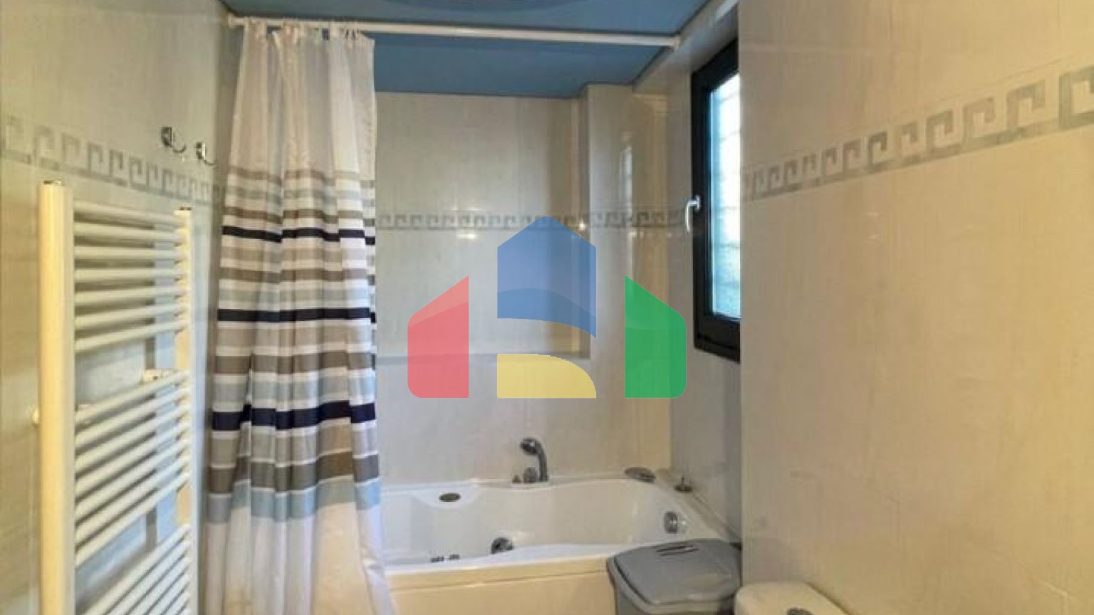 Продаж - Котедж 295 m² в передмісті Салонік