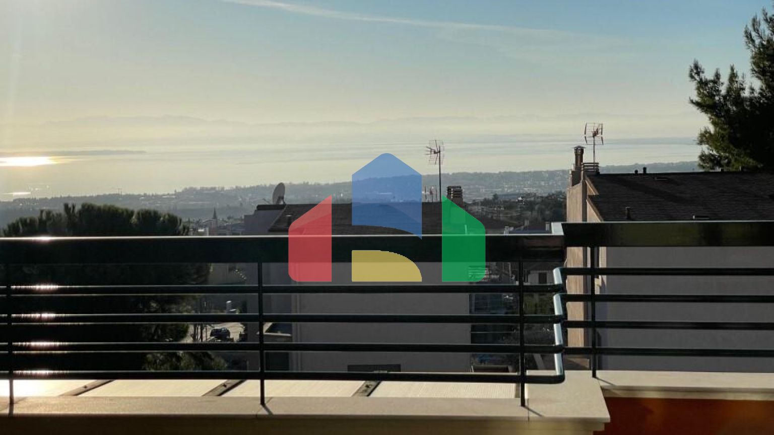 Продаж - Котедж 295 m² в передмісті Салонік