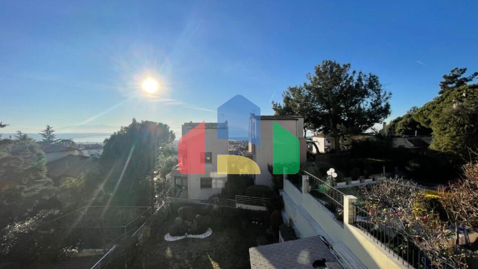 Продаж - Котедж 295 m² в передмісті Салонік