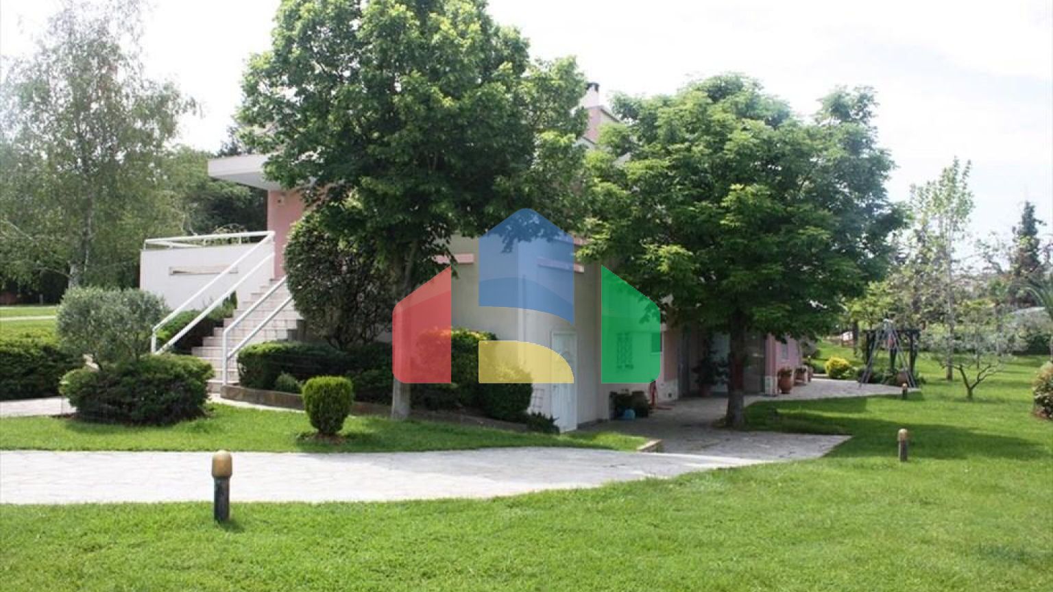 Продажа - Вилла 610 m² в пригороде Салоник