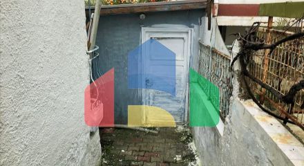 Продаж - Будівля 200 m² в передмісті Салонік
